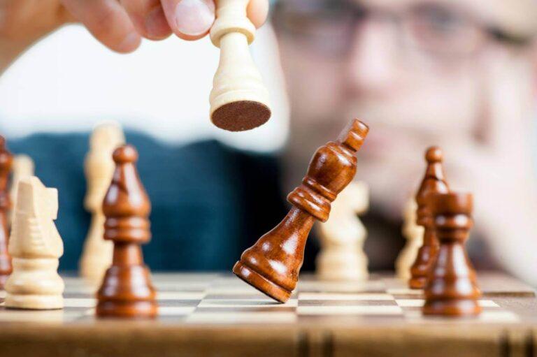 competitive analysis depicted through chess